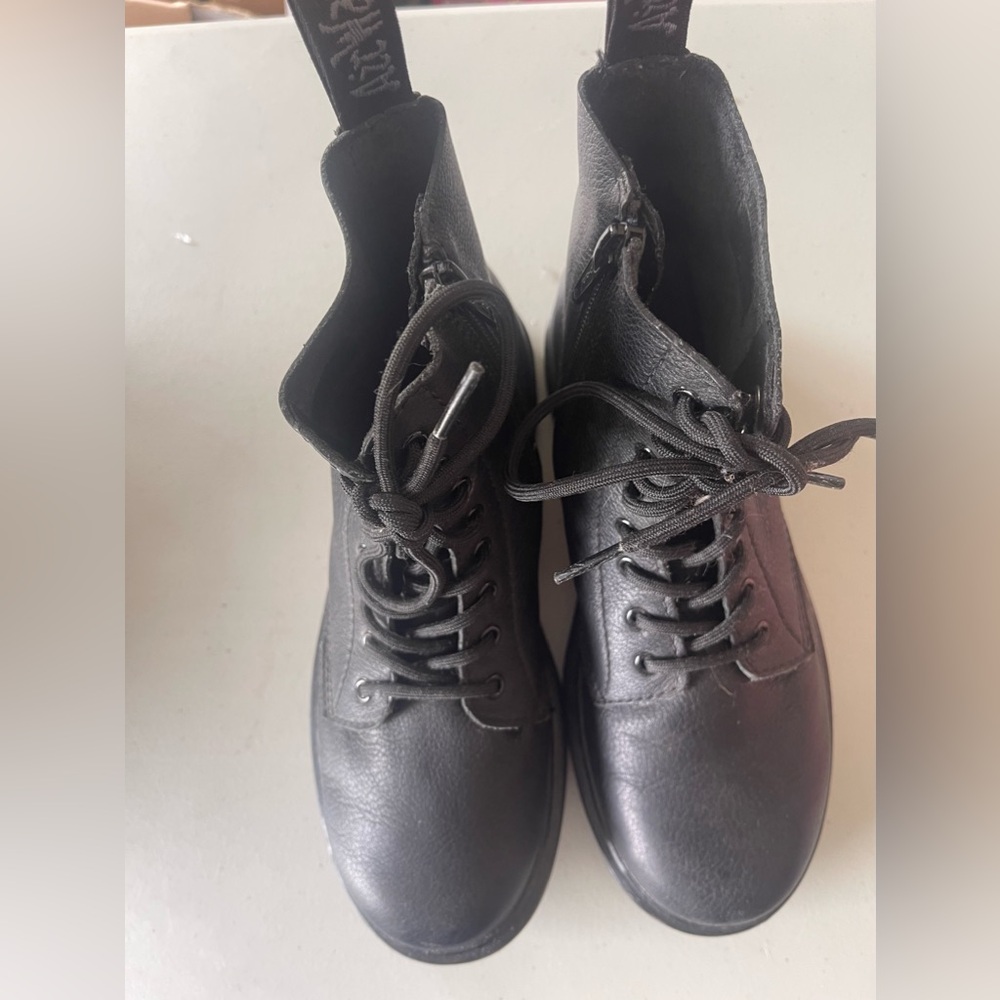 Dr. Martens JY004  Black Boots Women’s
